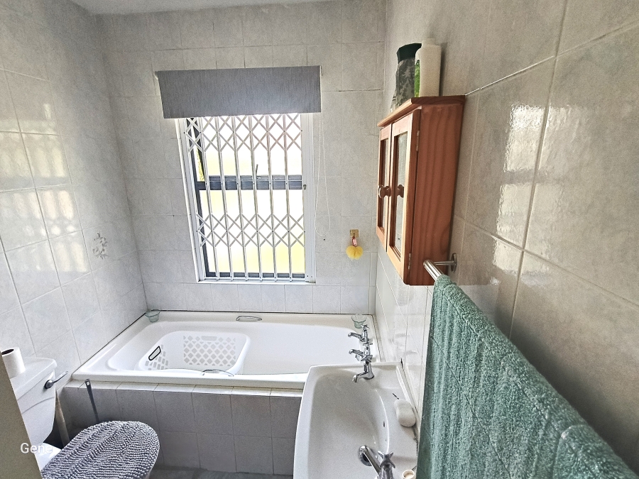 3 Bedroom Property for Sale in Mountainside Western Cape